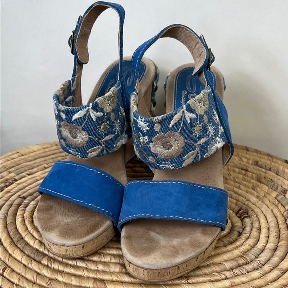 Sbicca Chunky Heel Sandal Embroidered Denim Studded Open Toe 40 - Picture 2 of 15